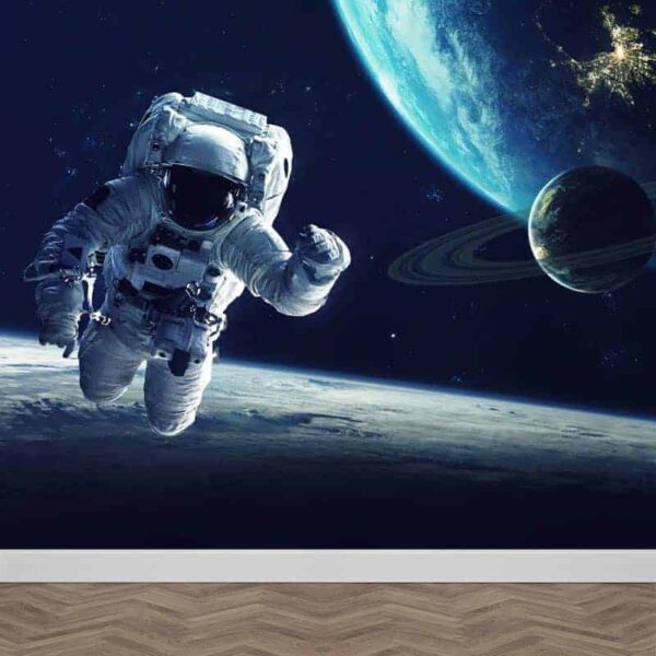 Astronaut bij aarde