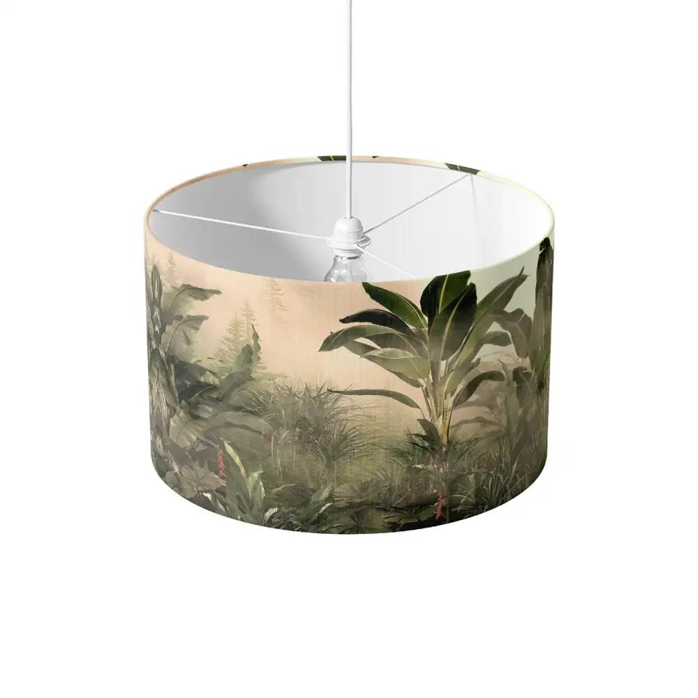 Lampenkap In de groene jungle hangend