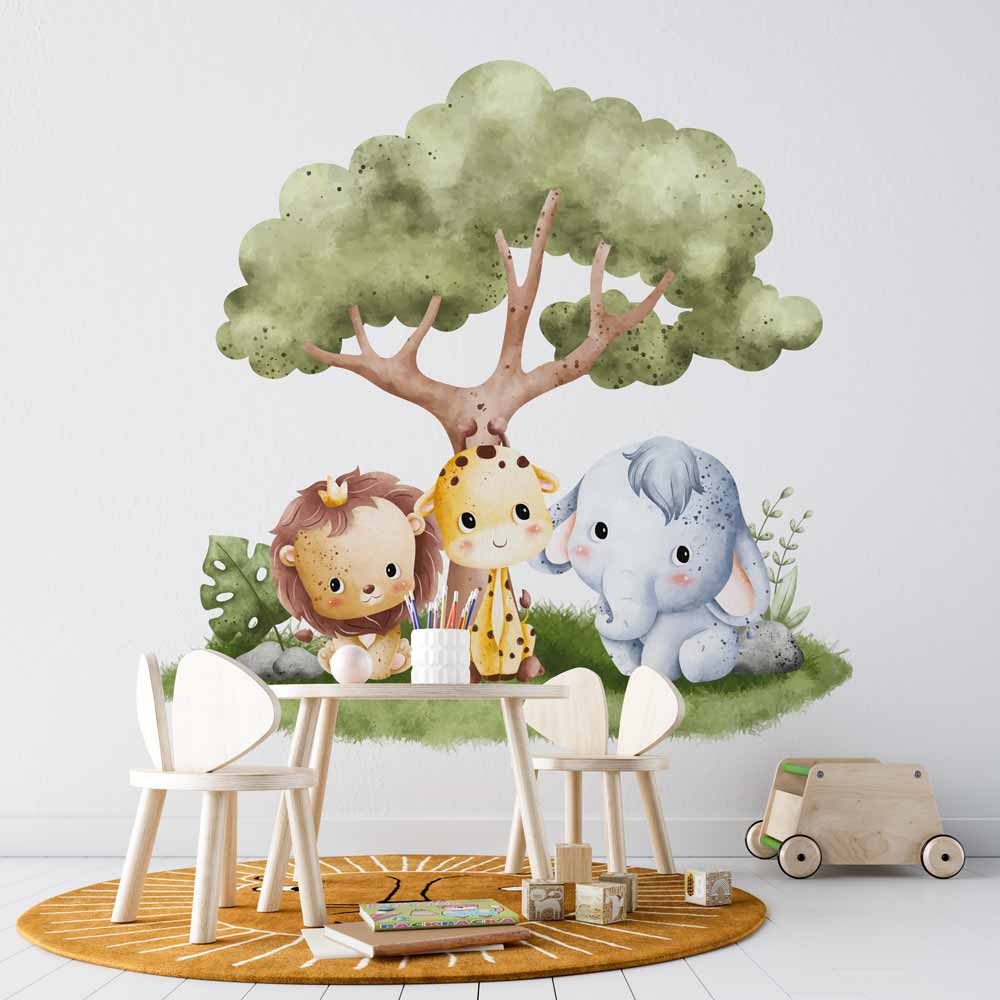 Babykamer inspiratie Kinderbehang Vrolijke dieren onder boom