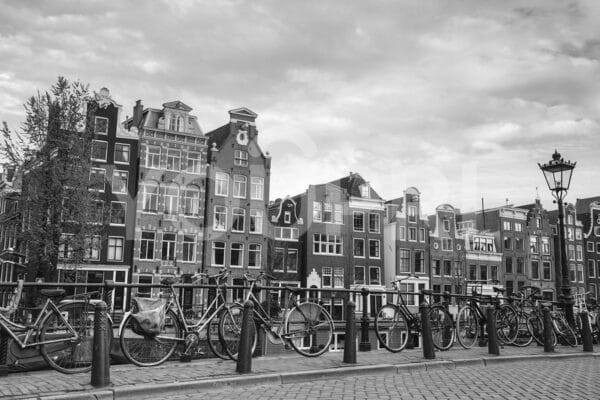Fotobehang Amsterdams stadsgezicht zwartwit