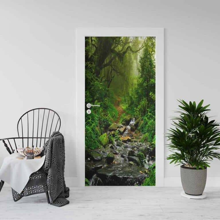 Deursticker Beek in groene jungle