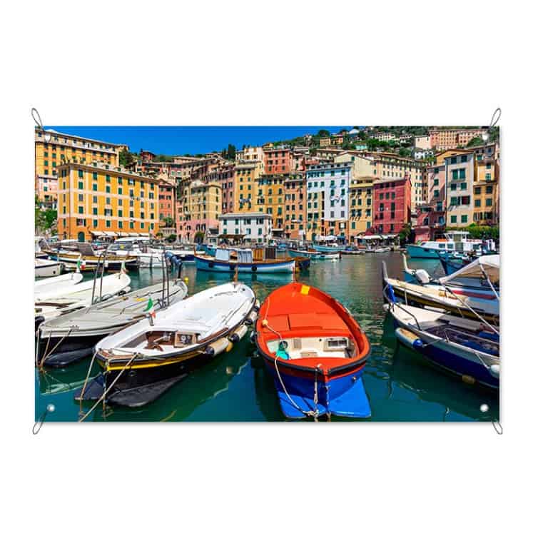 Tuinposter Italiaans dorp aan haven