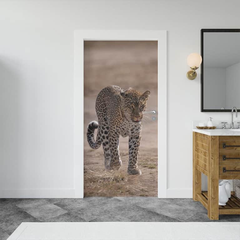 Deursticker Luipaard dichtbij