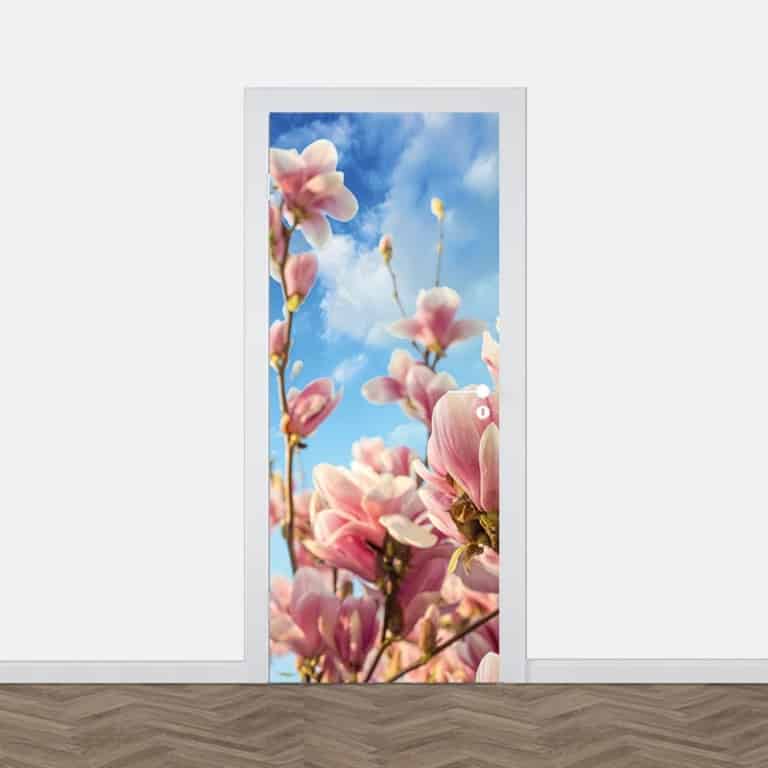 Deursticker magnolia in bloei