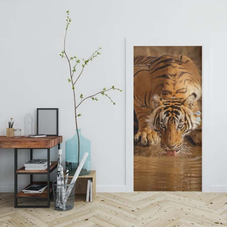 Deursticker Drinkende tijger