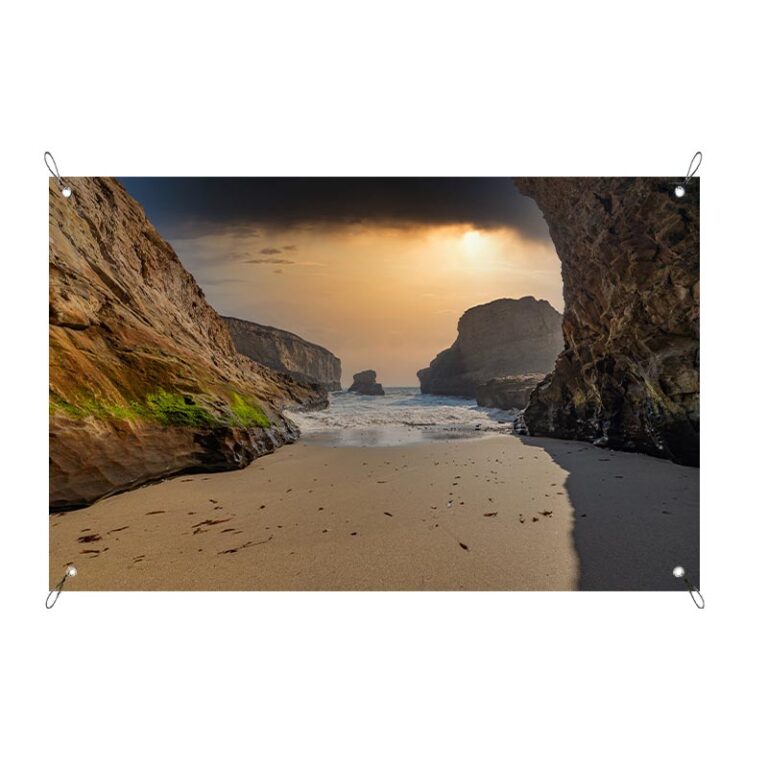 Tuinposter Strand en rotsen