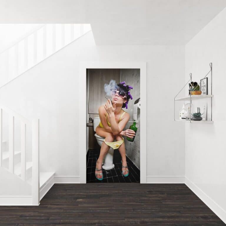 Deursticker vrouw op toilet