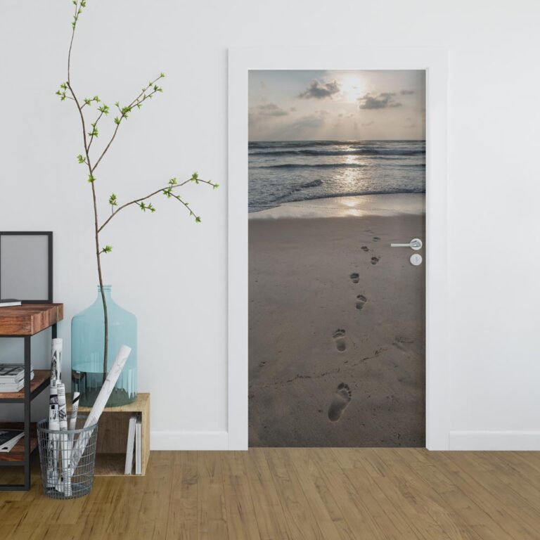 deursticker Voetstappen op het strand