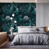 Behang Pauw tussen bloemen slaapkamer