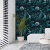Behang Pauw tussen bloemen woonkamer modern